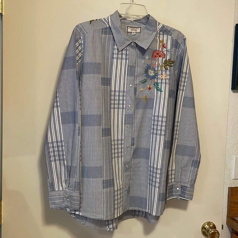 Johnny Was Biya Workshop Zanzibar Button Down Shirt NWOT Size Medium